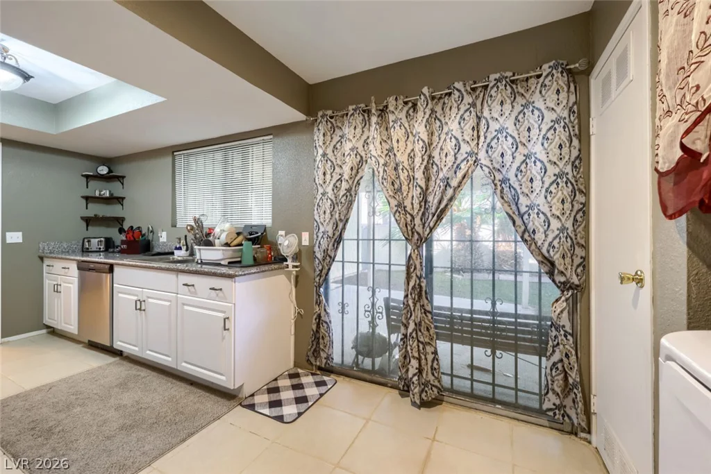 4213 Essex Green, Las Vegas, NV 89110