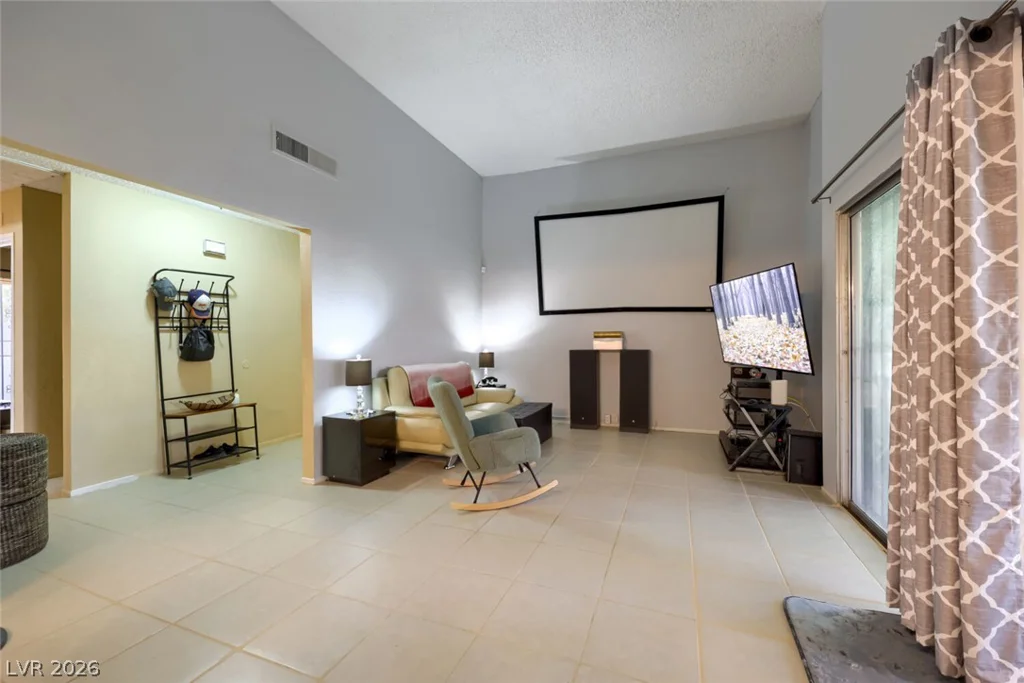 4213 Essex Green, Las Vegas, NV 89110