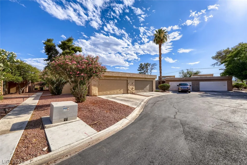 4213 Essex Green, Las Vegas, NV 89110