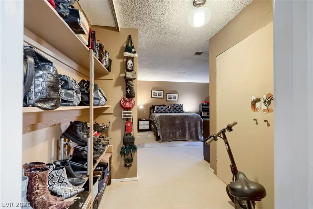 4213 Essex Green, Las Vegas, NV 89110