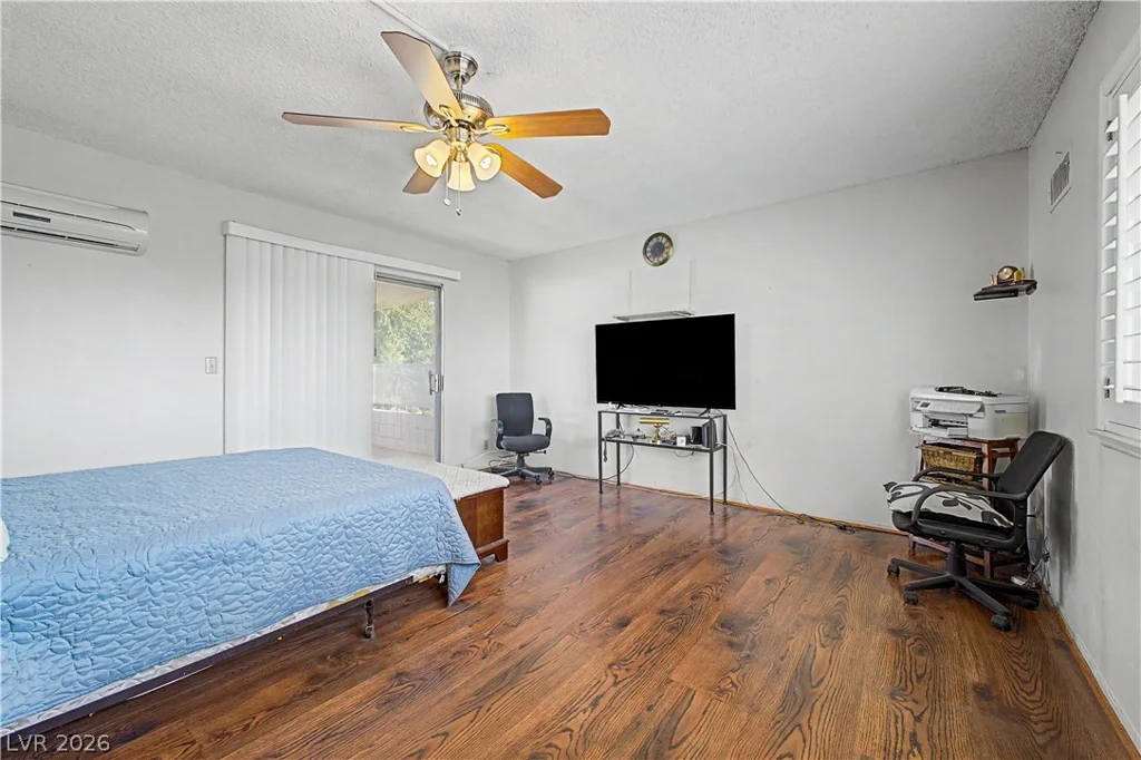 3537 Victory, Las Vegas, NV 89121