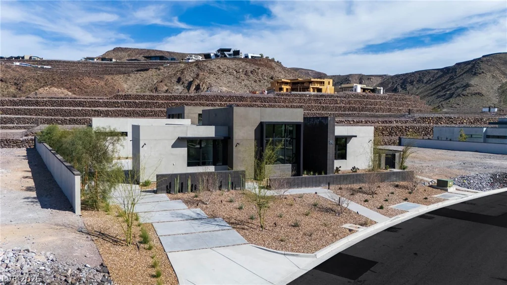 10 Sanctuary Peak, Henderson, NV 89012