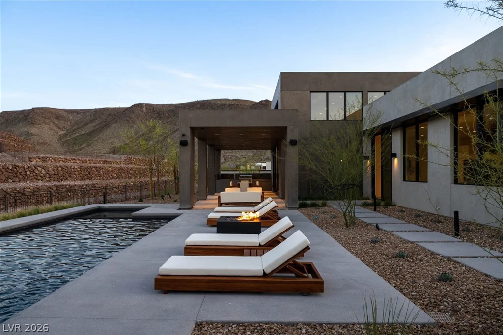 10 Sanctuary Peak, Henderson, NV 89012