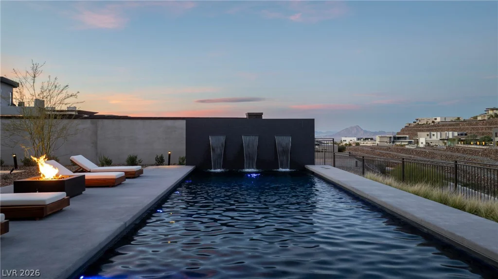 10 Sanctuary Peak, Henderson, NV 89012