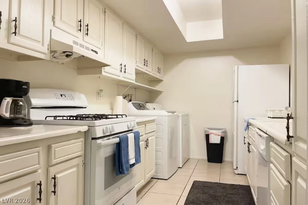 4650 Koval 14, Las Vegas, NV 89109