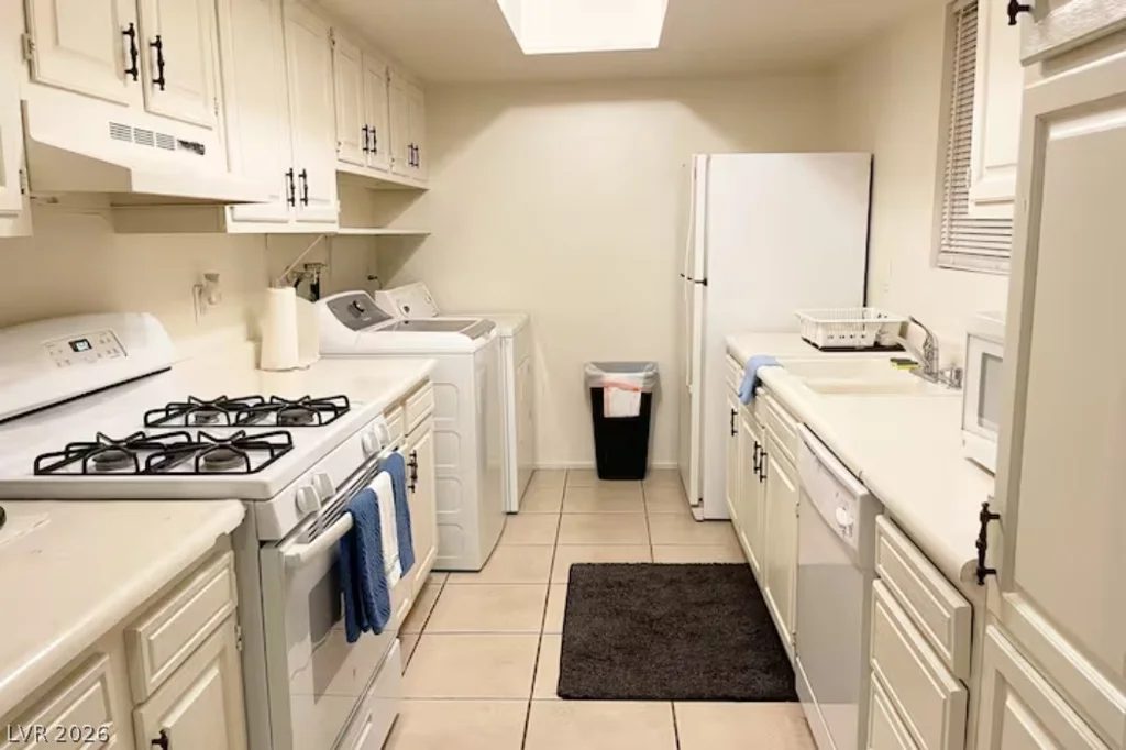 4650 Koval 14, Las Vegas, NV 89109