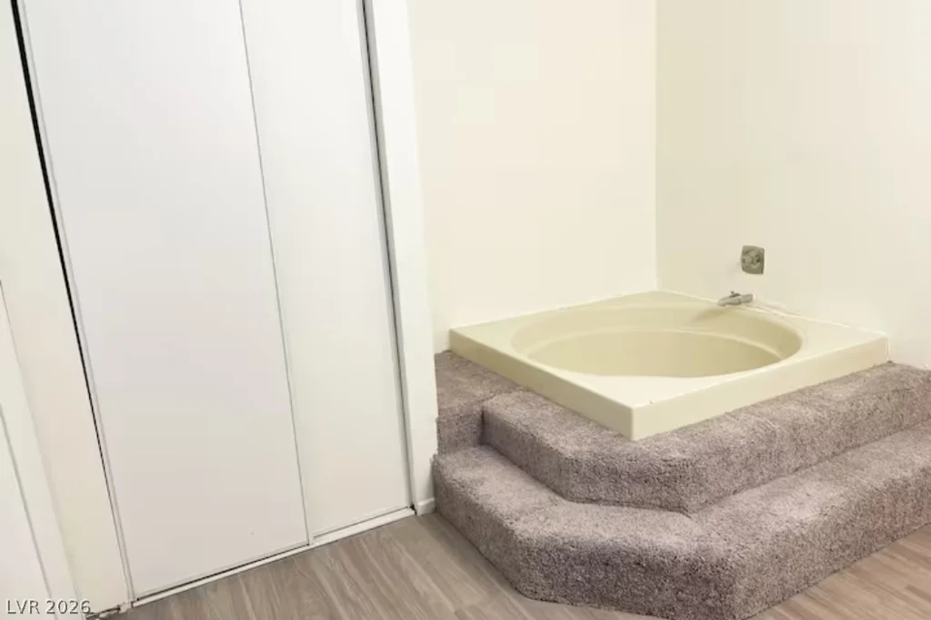 4650 Koval 14, Las Vegas, NV 89109