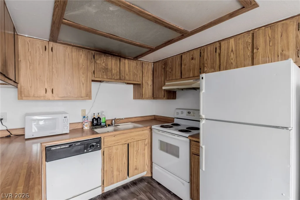 4300 Lamont, Las Vegas, NV 89115