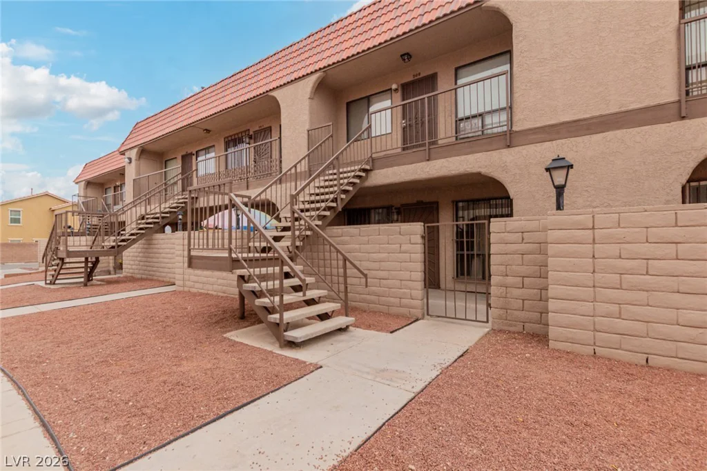 4300 Lamont, Las Vegas, NV 89115