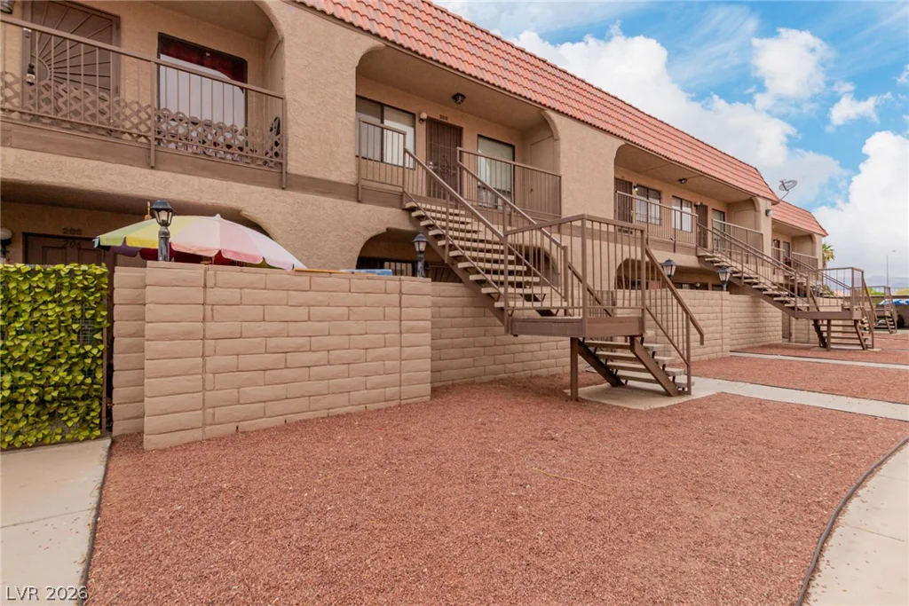 4300 Lamont, Las Vegas, NV 89115