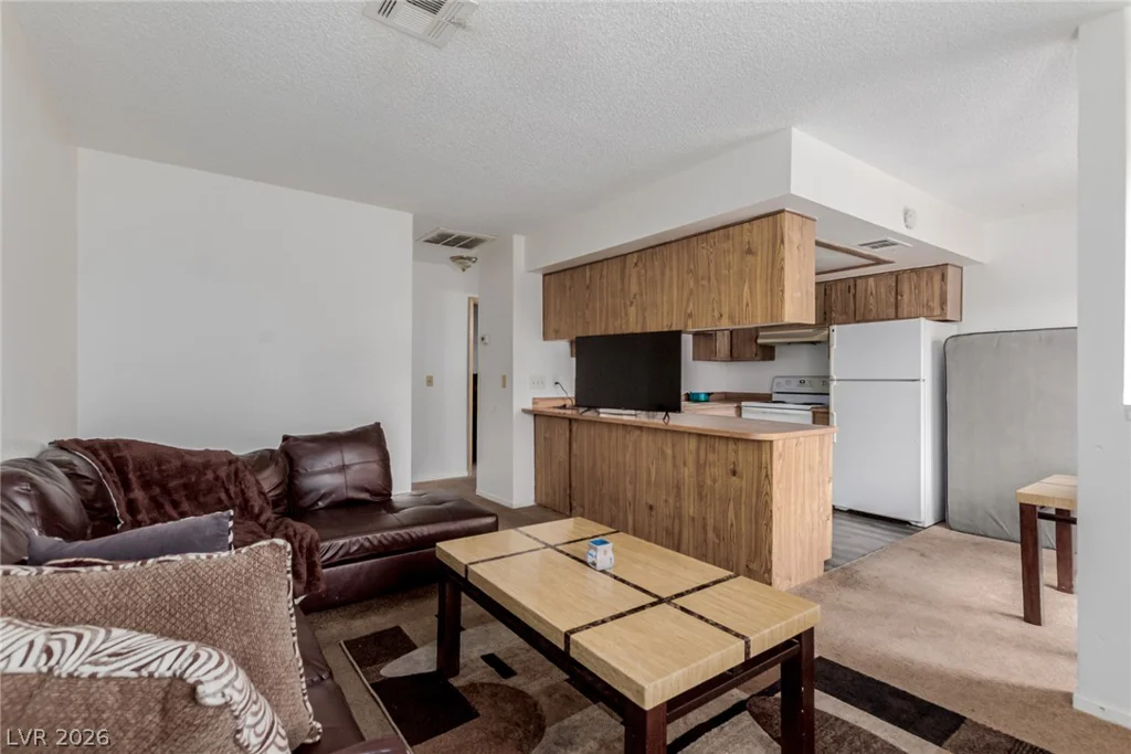 4300 Lamont, Las Vegas, NV 89115