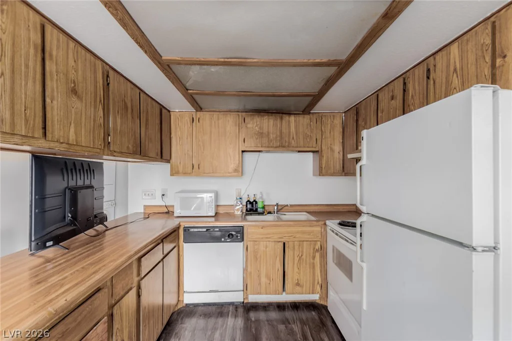 4300 Lamont, Las Vegas, NV 89115