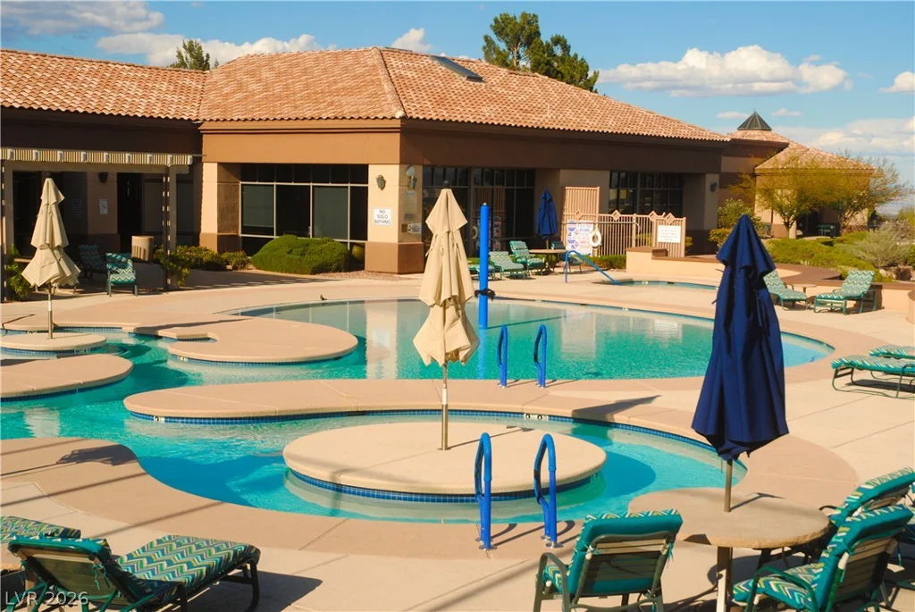 10133 Cresent Creek, Las Vegas, NV 89134