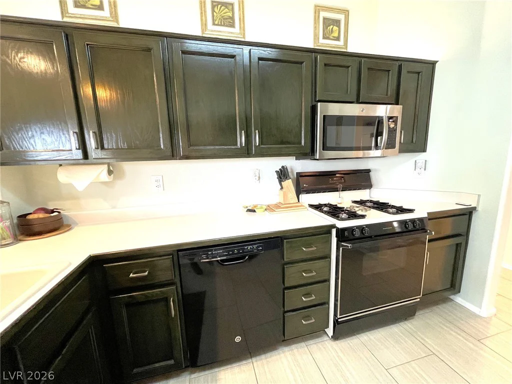 10133 Cresent Creek, Las Vegas, NV 89134