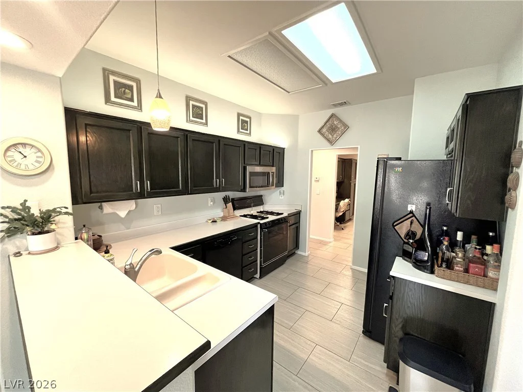 10133 Cresent Creek, Las Vegas, NV 89134