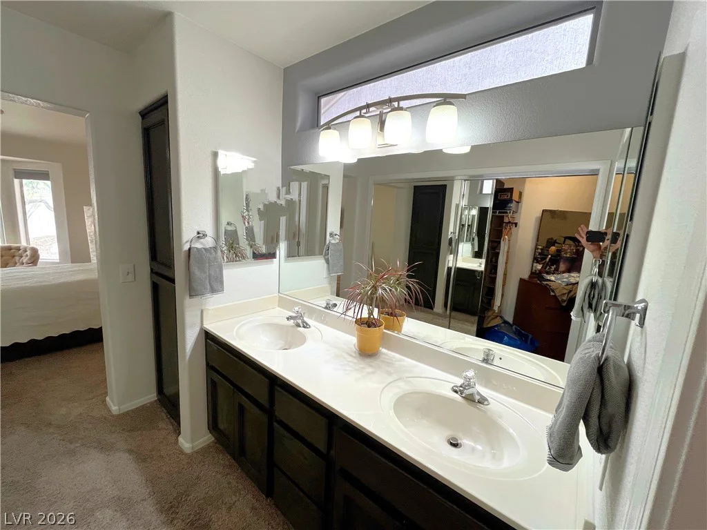 10133 Cresent Creek, Las Vegas, NV 89134