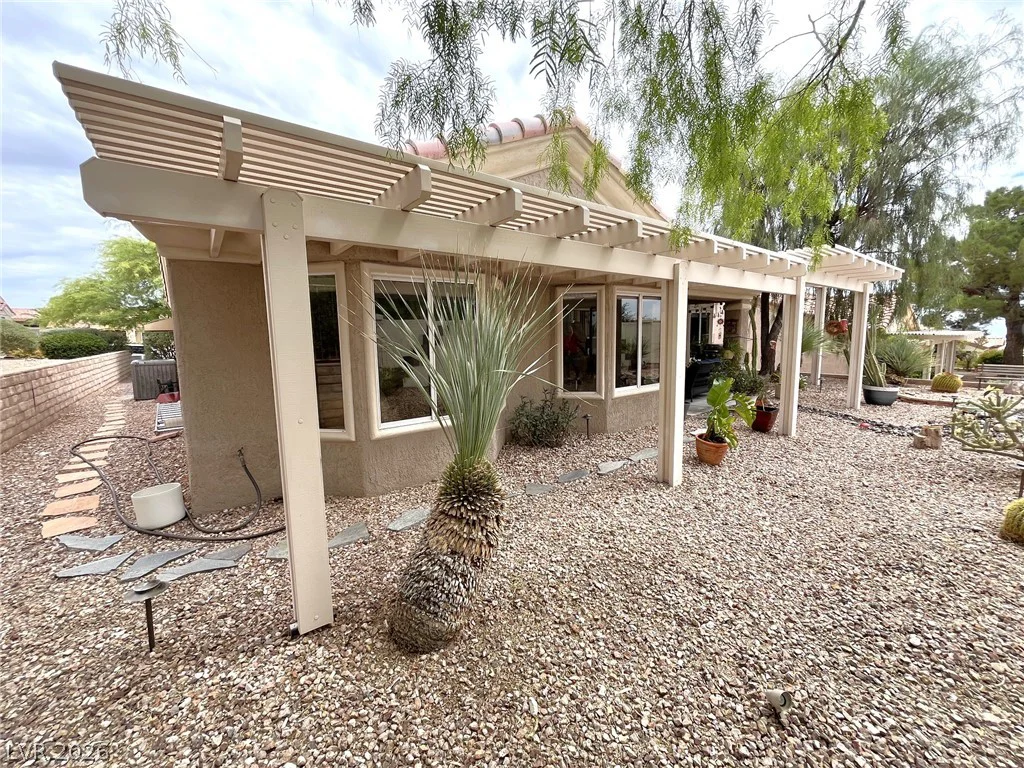 10133 Cresent Creek, Las Vegas, NV 89134