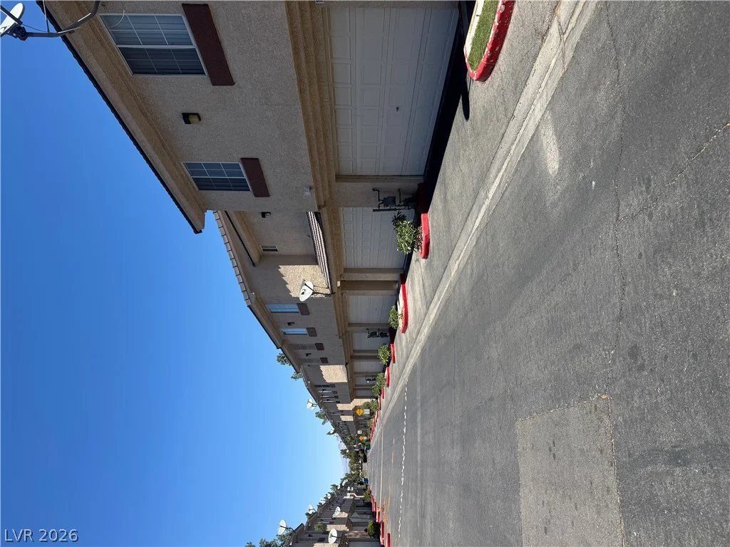 1104 Dusty Creek, Las Vegas, NV 89128