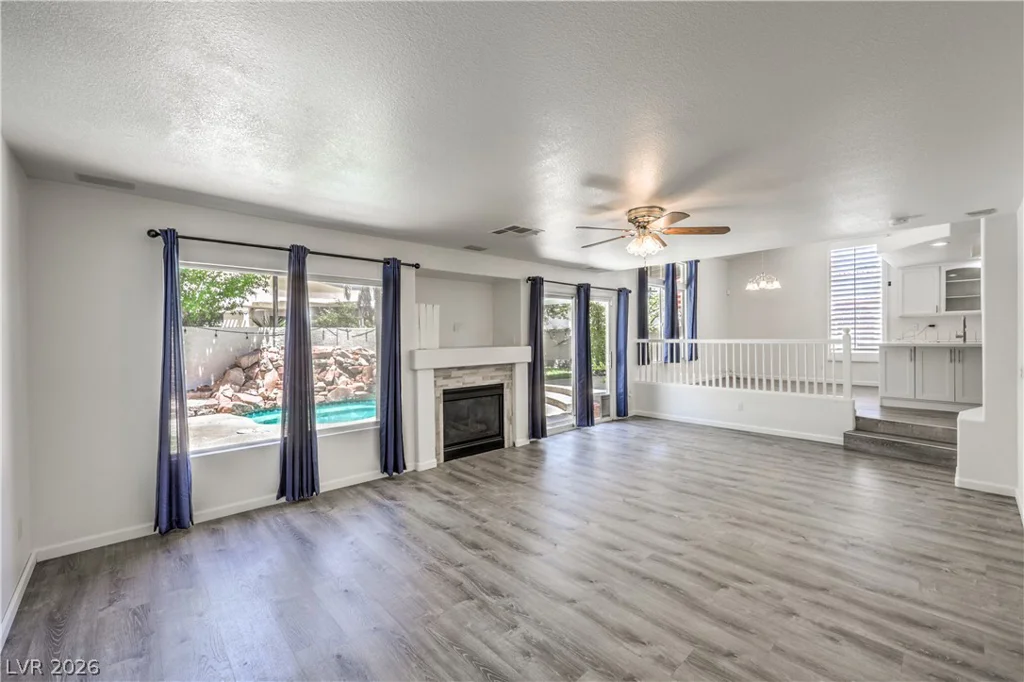 8700 Autumn Valley, Las Vegas, NV 89129