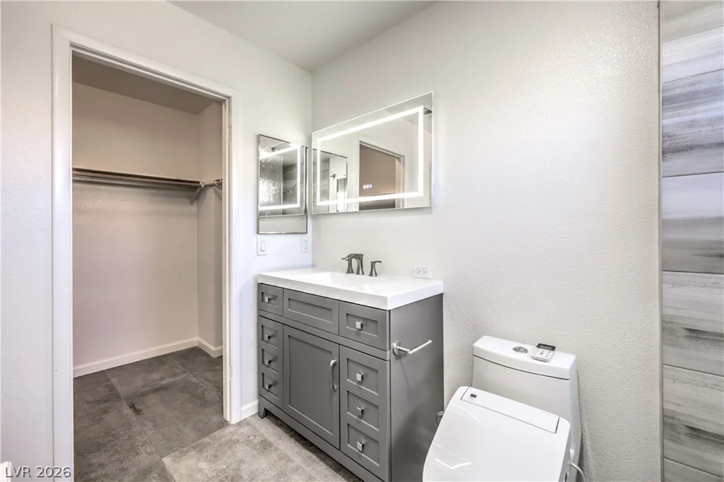 8700 Autumn Valley, Las Vegas, NV 89129