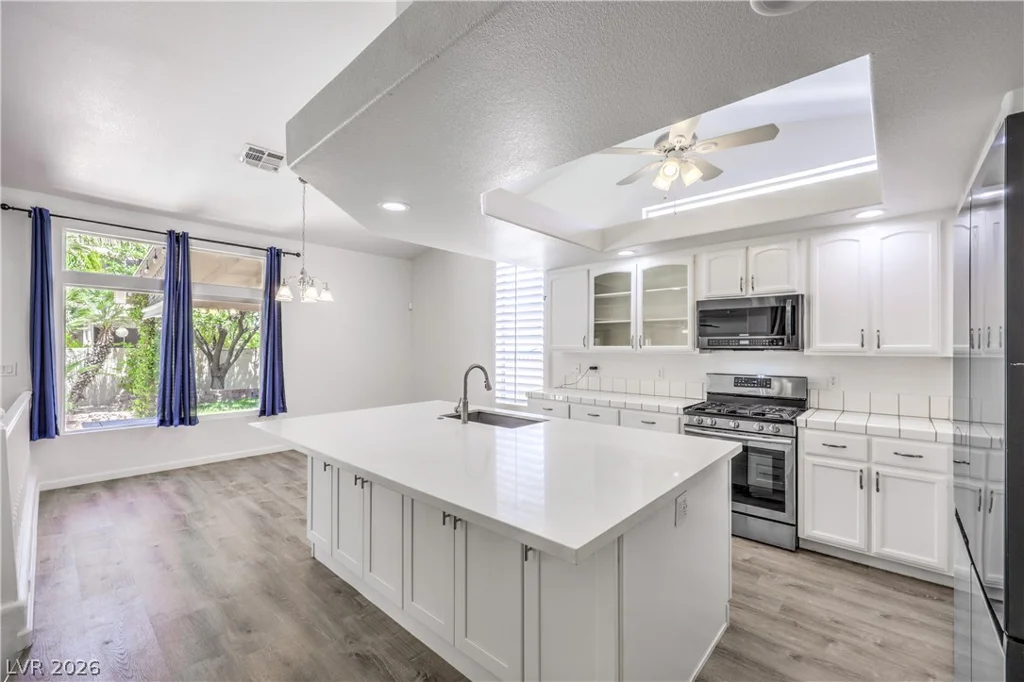 8700 Autumn Valley, Las Vegas, NV 89129
