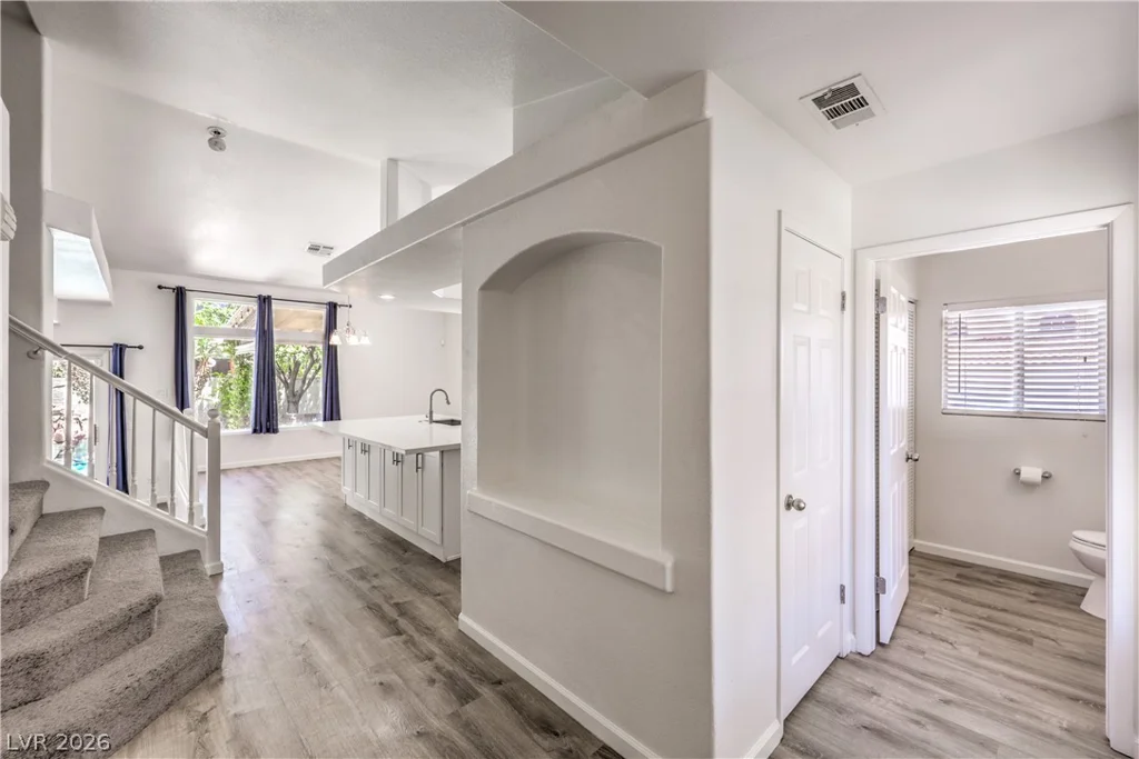 8700 Autumn Valley, Las Vegas, NV 89129
