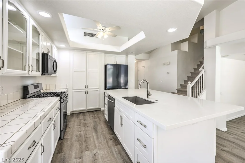 8700 Autumn Valley, Las Vegas, NV 89129