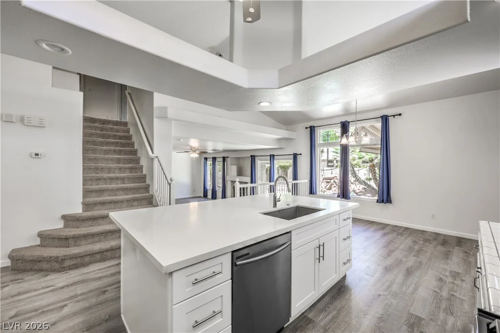 8700 Autumn Valley, Las Vegas, NV 89129