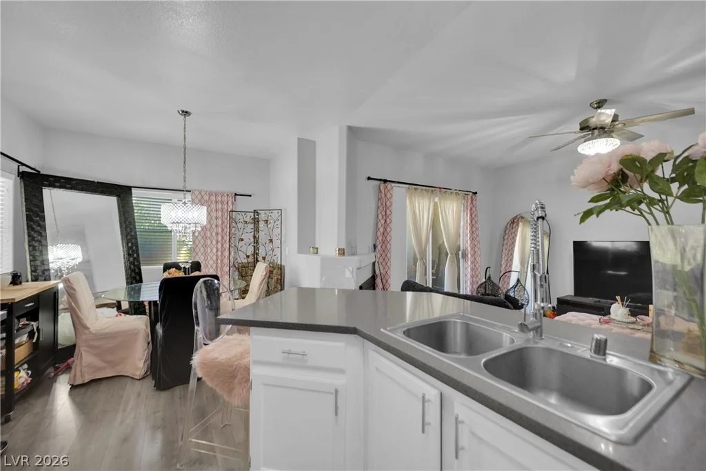 2121 Echo Bay, Las Vegas, NV 89128