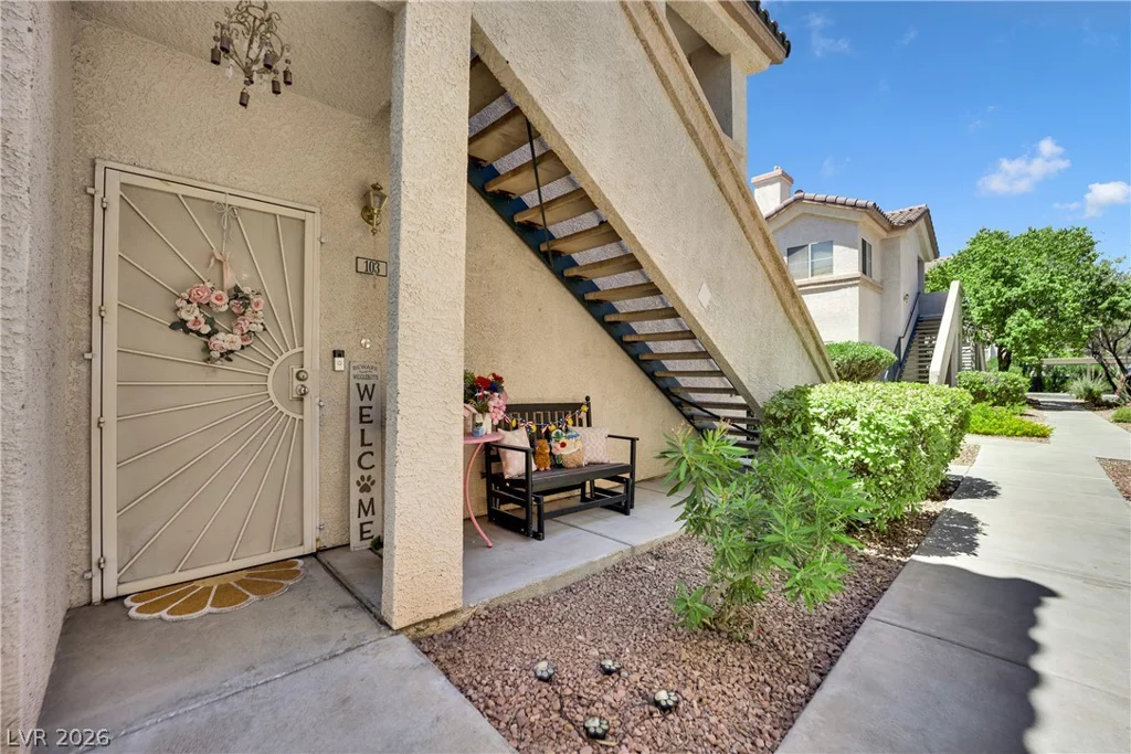 2121 Echo Bay, Las Vegas, NV 89128