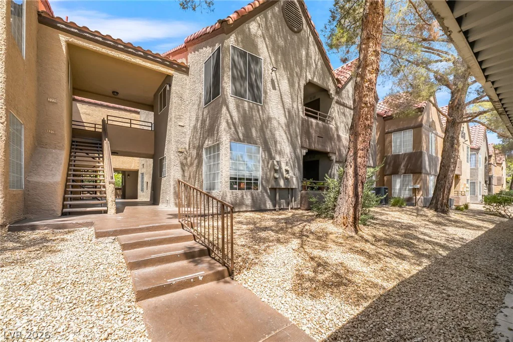 2200 Fort Apache, Las Vegas, NV 89117