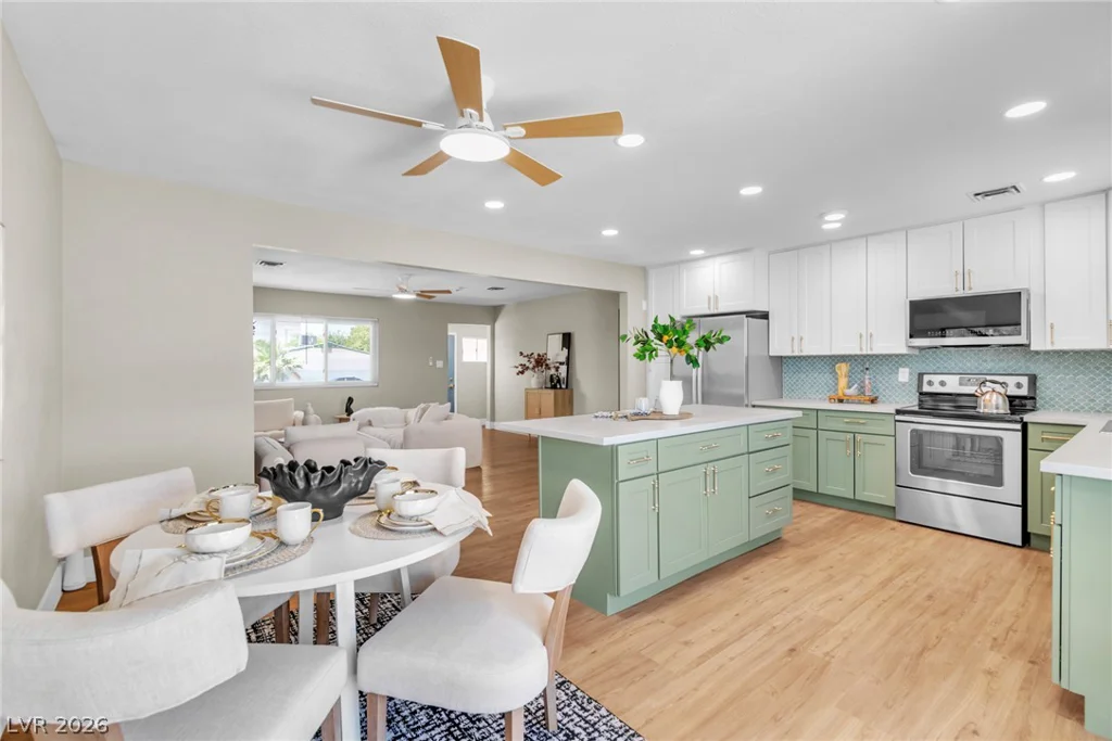 2800 Avalon, Las Vegas, NV 89107