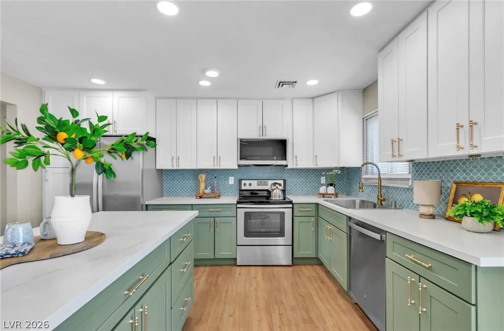 2800 Avalon, Las Vegas, NV 89107