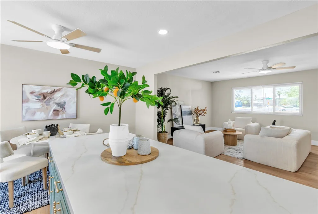 2800 Avalon, Las Vegas, NV 89107