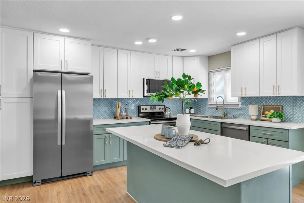 2800 Avalon, Las Vegas, NV 89107