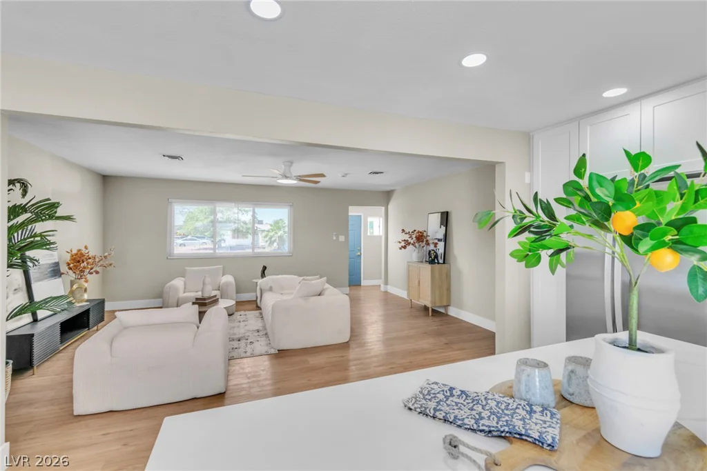 2800 Avalon, Las Vegas, NV 89107