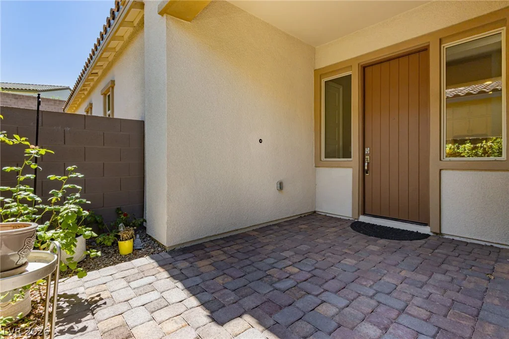 287 Nine Mile Creek, Las Vegas, NV 89138
