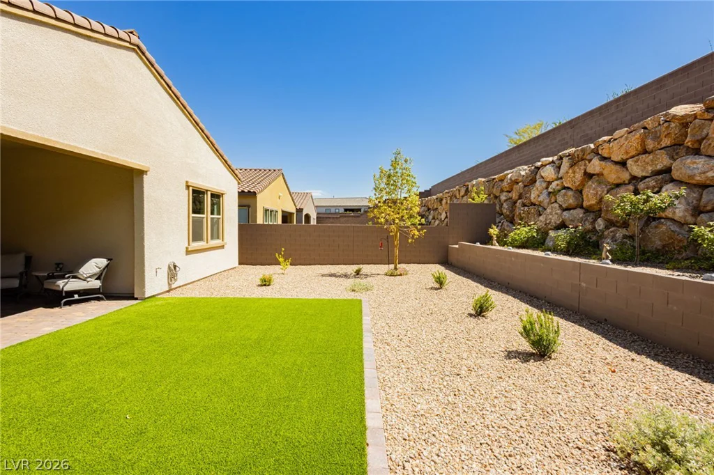 287 Nine Mile Creek, Las Vegas, NV 89138