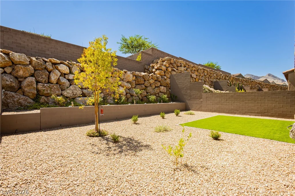 287 Nine Mile Creek, Las Vegas, NV 89138