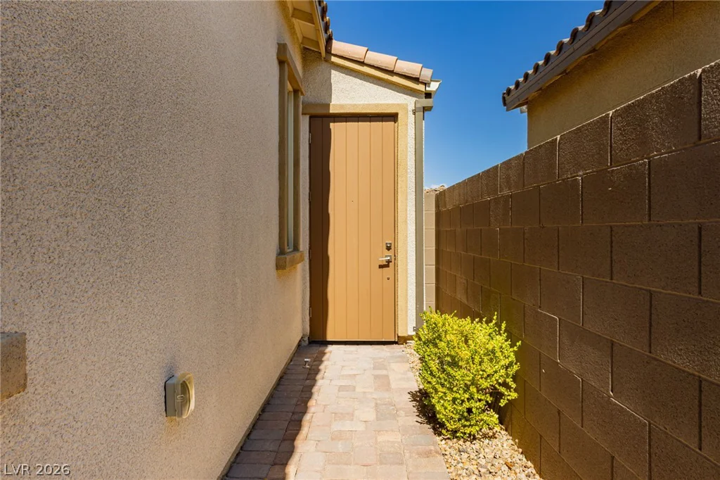 287 Nine Mile Creek, Las Vegas, NV 89138