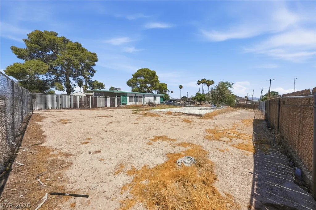 609 Gilday, North Las Vegas, NV 89030