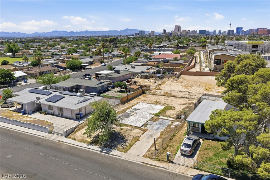 609 Gilday, North Las Vegas, NV 89030