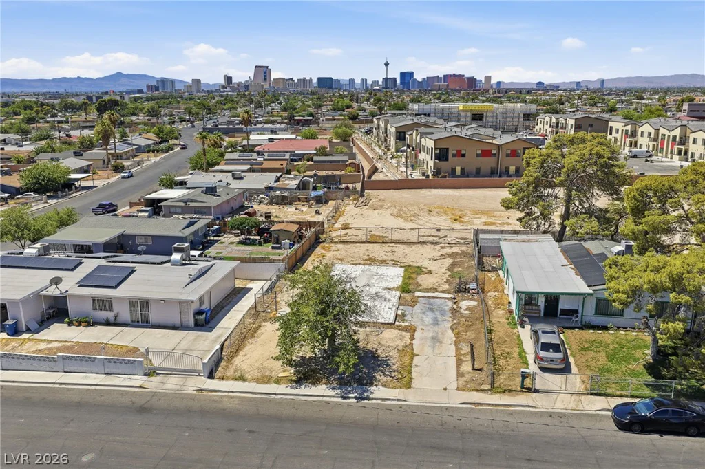 609 Gilday, North Las Vegas, NV 89030