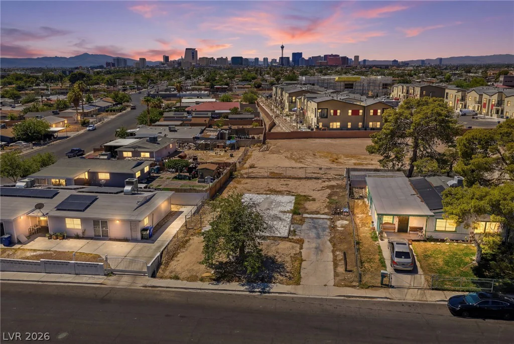 609 Gilday, North Las Vegas, NV 89030