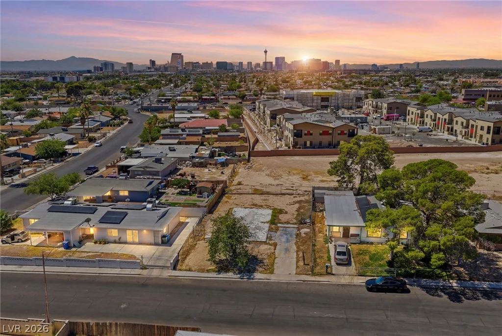 609 Gilday, North Las Vegas, NV 89030