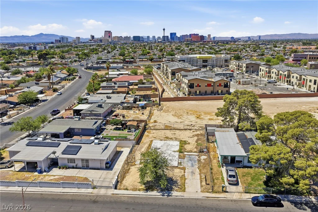 609 Gilday, North Las Vegas, NV 89030