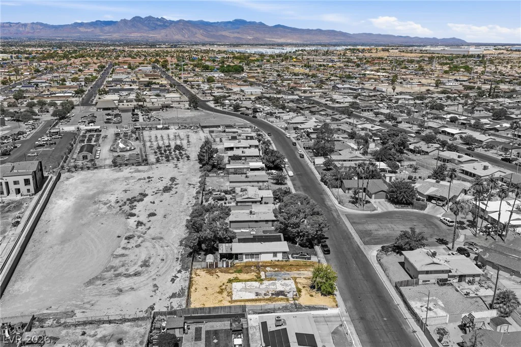 609 Gilday, North Las Vegas, NV 89030