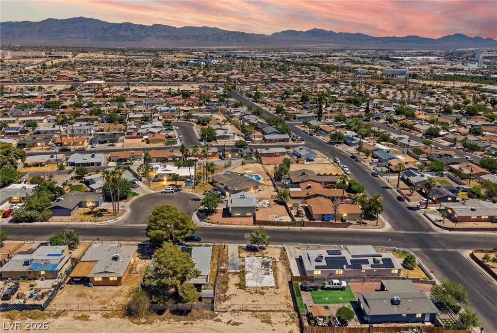 609 Gilday, North Las Vegas, NV 89030