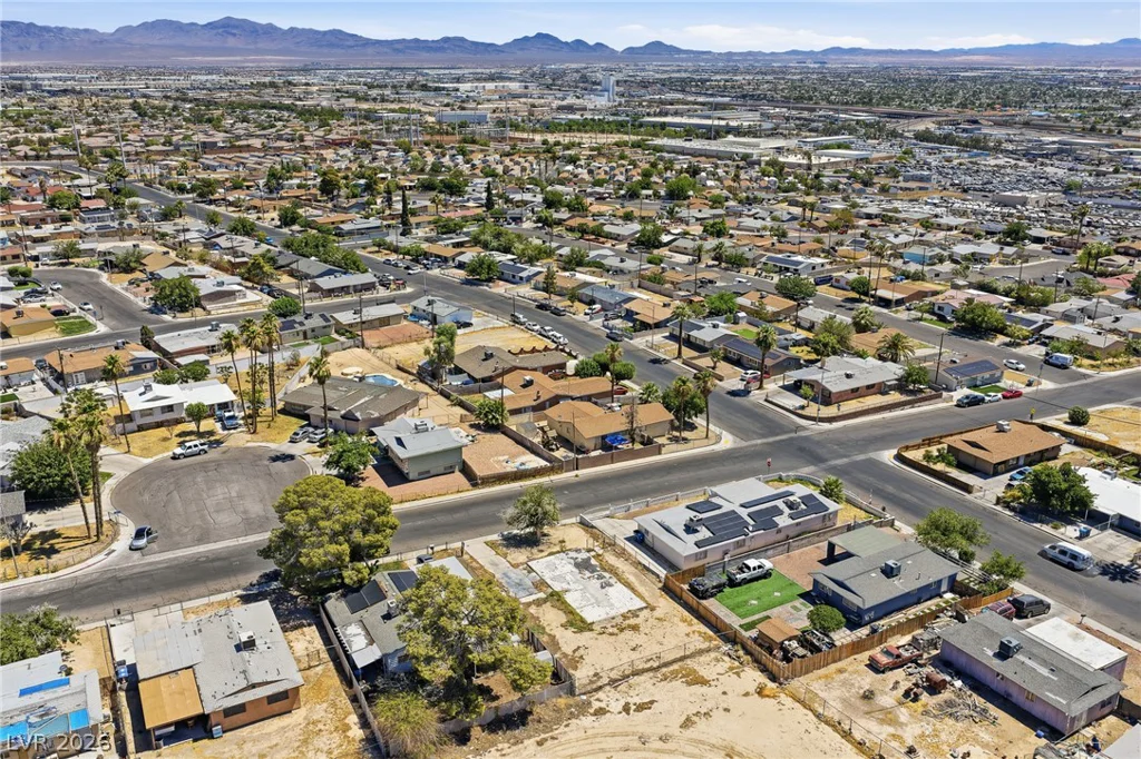 609 Gilday, North Las Vegas, NV 89030