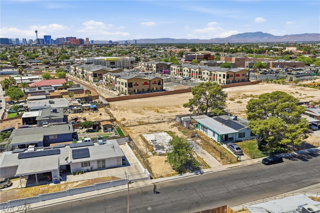 609 Gilday, North Las Vegas, NV 89030